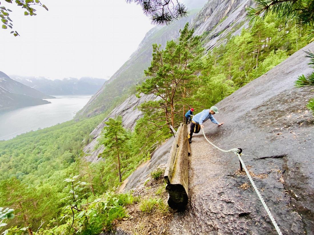 Auf dem Kjeasen Wanderweg