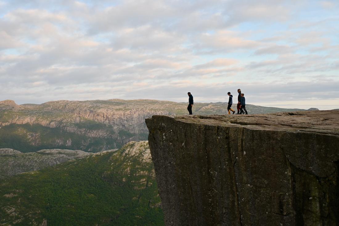 Fravely gehen auf den Preikestolen