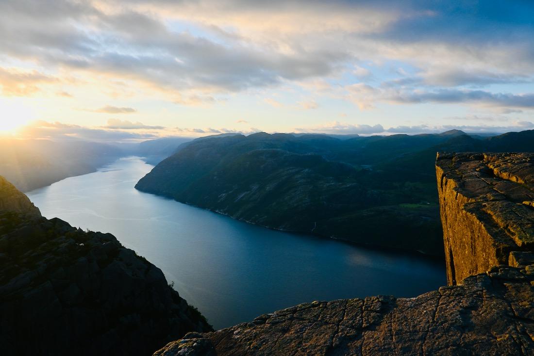 Preikestolen mit Sonnenaufgang