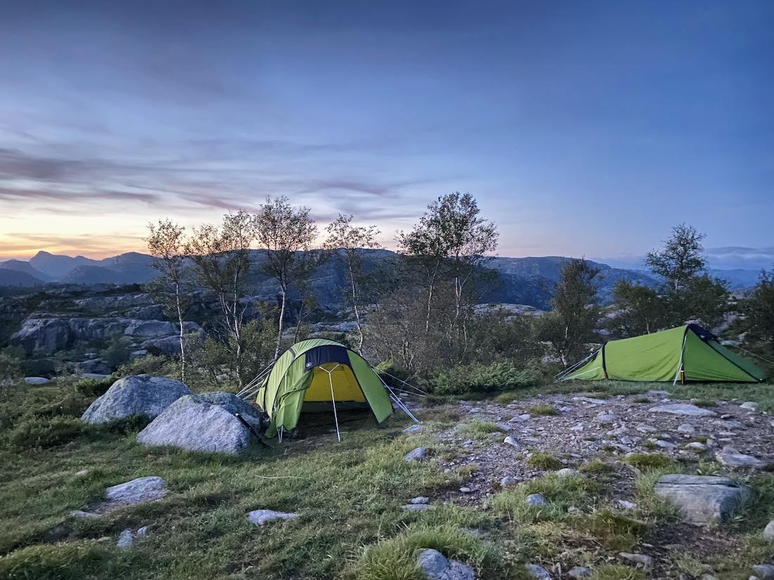 Rejka Zelte Sonnenaufgang
