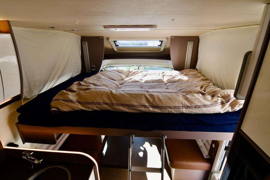 Unser Bett im Burstner Lyseo 594