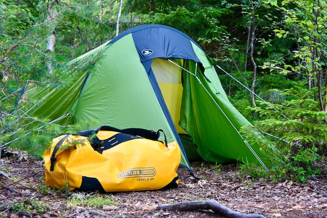 Unser Rejka zelt und Ortlieb Duffle Bag