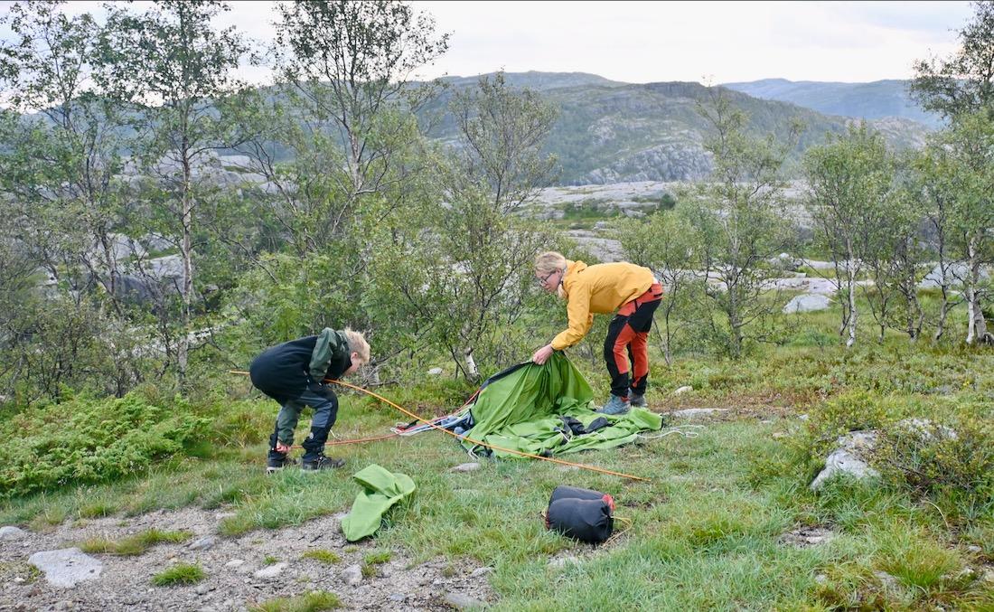 Wir bauen die Rejka Zelt auf
