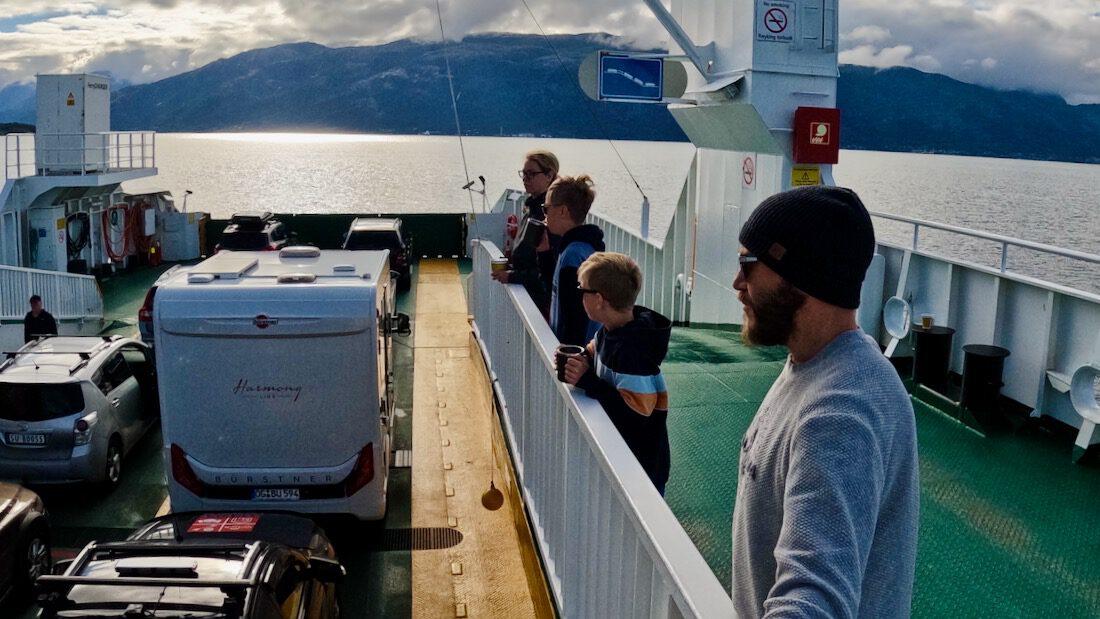 Wir setzen mit der Fähre über in Norwegen