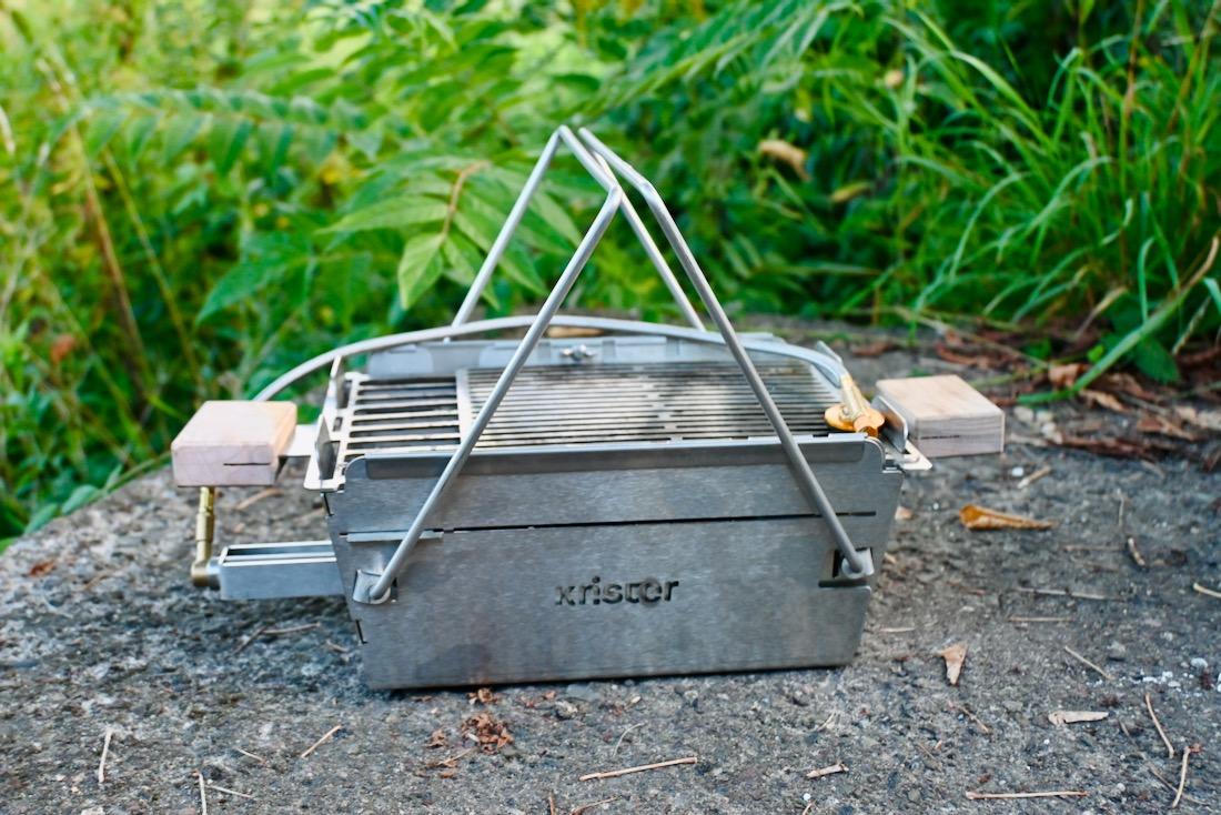 Der Grill zusammen geklappt