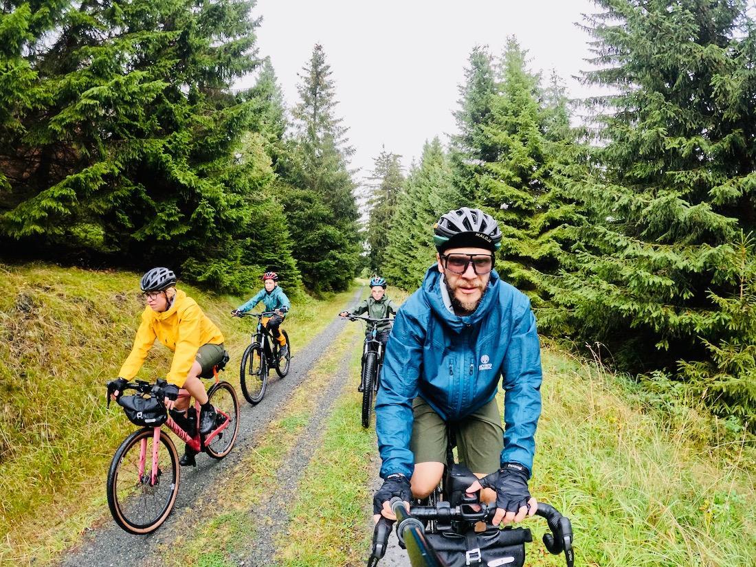 Fravely auf dem Gravel Bike