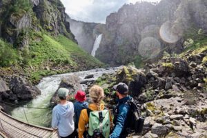 Fravly am Voringfossen Wasserfall in Norwegen