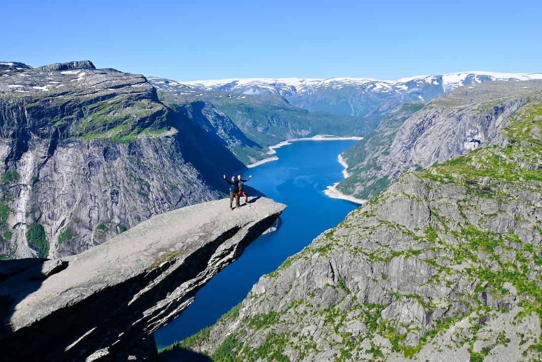 Thomas und Melanie auf der Trolltunga