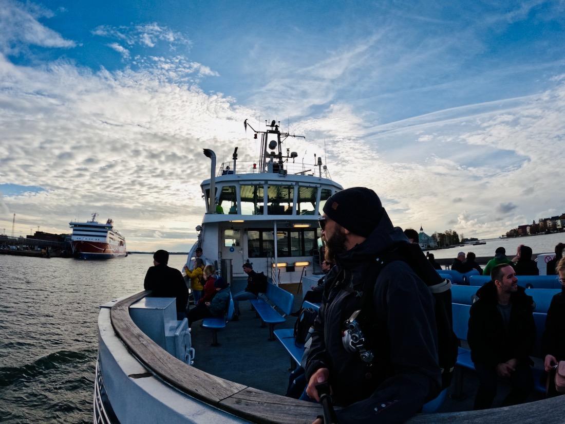 Mit der Fähre nach Soumenlinna