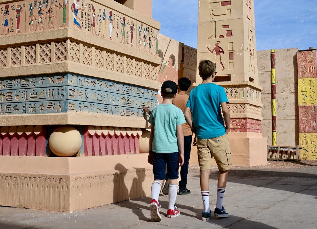 Atlas Studios - Flo und Ben in den Asterix und Obelix Kulissen