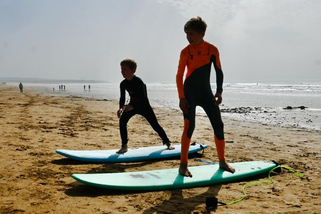Ben und Flo ueben am Strand