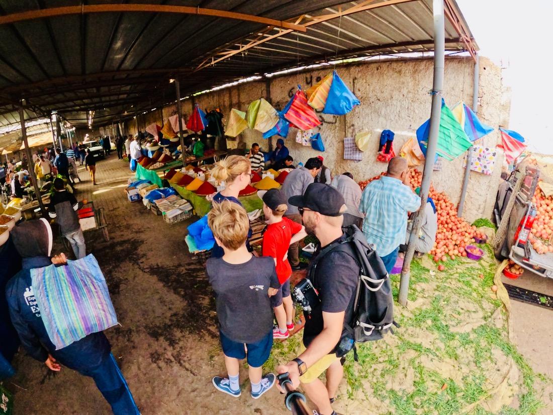 Fravely auf dem Markt in Sebt el Guerdane Marokko