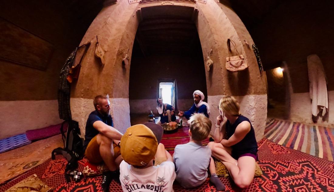 Fravely im Haus bei Ali in Mhamid in Marokko