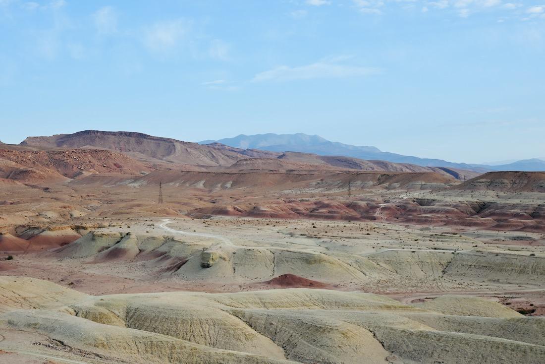 Marokko die Karge Landschaft in Ait Ben Haddou