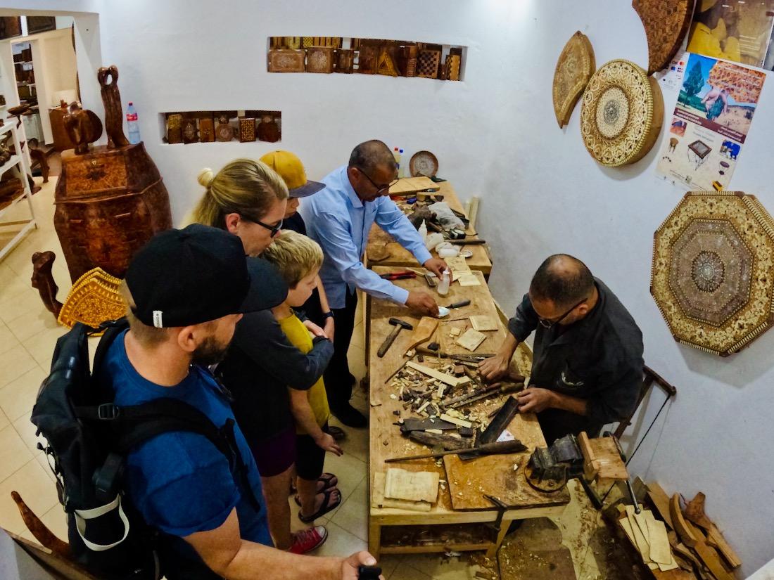 Zu Besuch bei einem marrokanischen Tischler in Essaouira