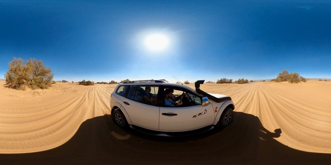 Mit dem Geländewagen durch die Wüste Sahara