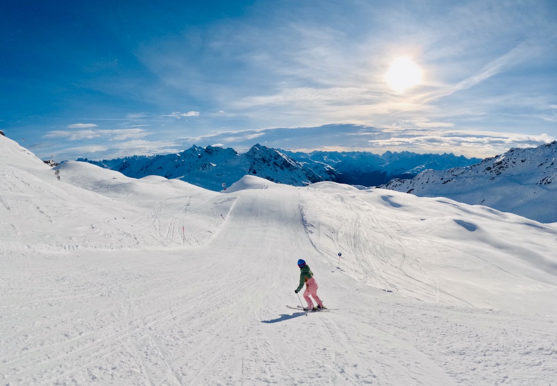 Melanie fährt Ski in der Silvretta Montafon