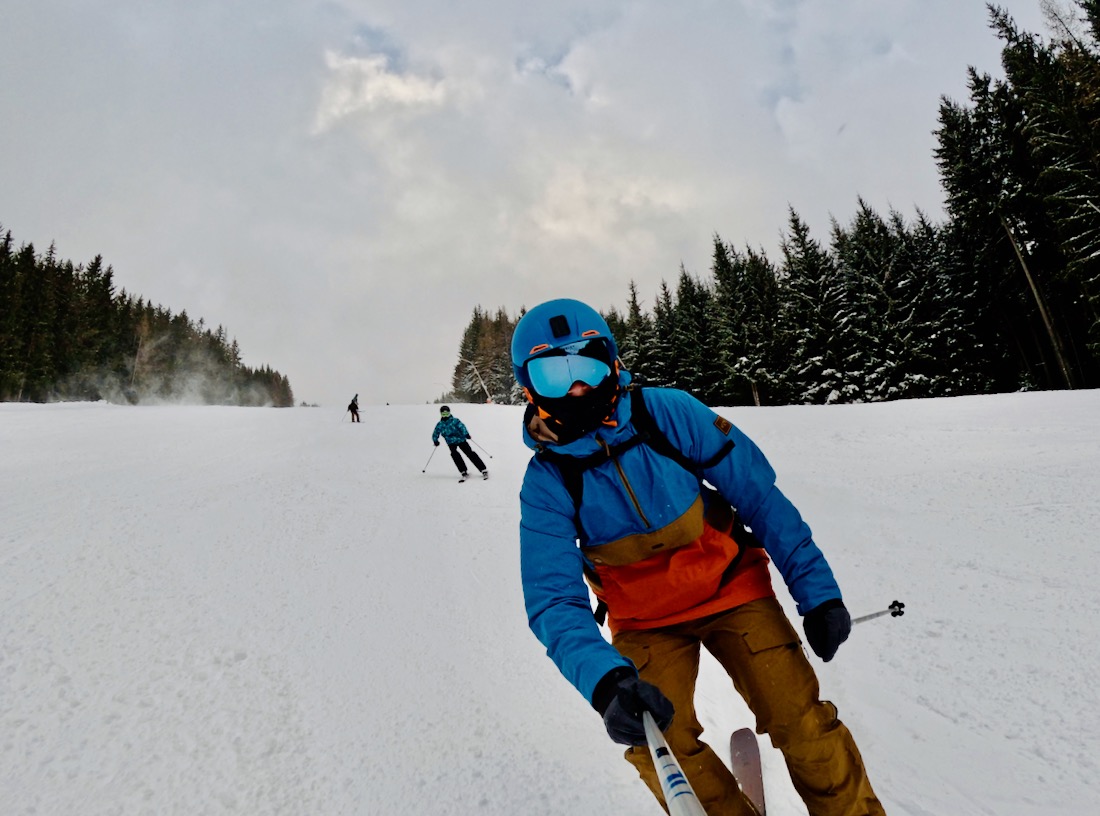Thomas auf der Skipiste im Skigebiet Stuhleck in der Hochsteiermark