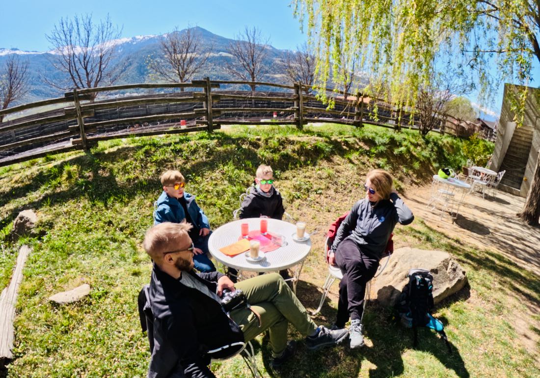 Ein Snack an der Radbar in Italien