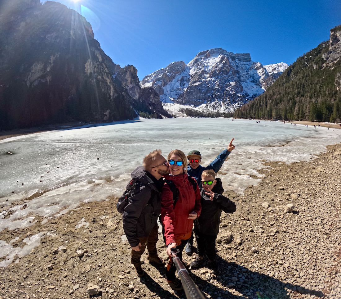 Fravely am Pragser Wildsee im Fruehling