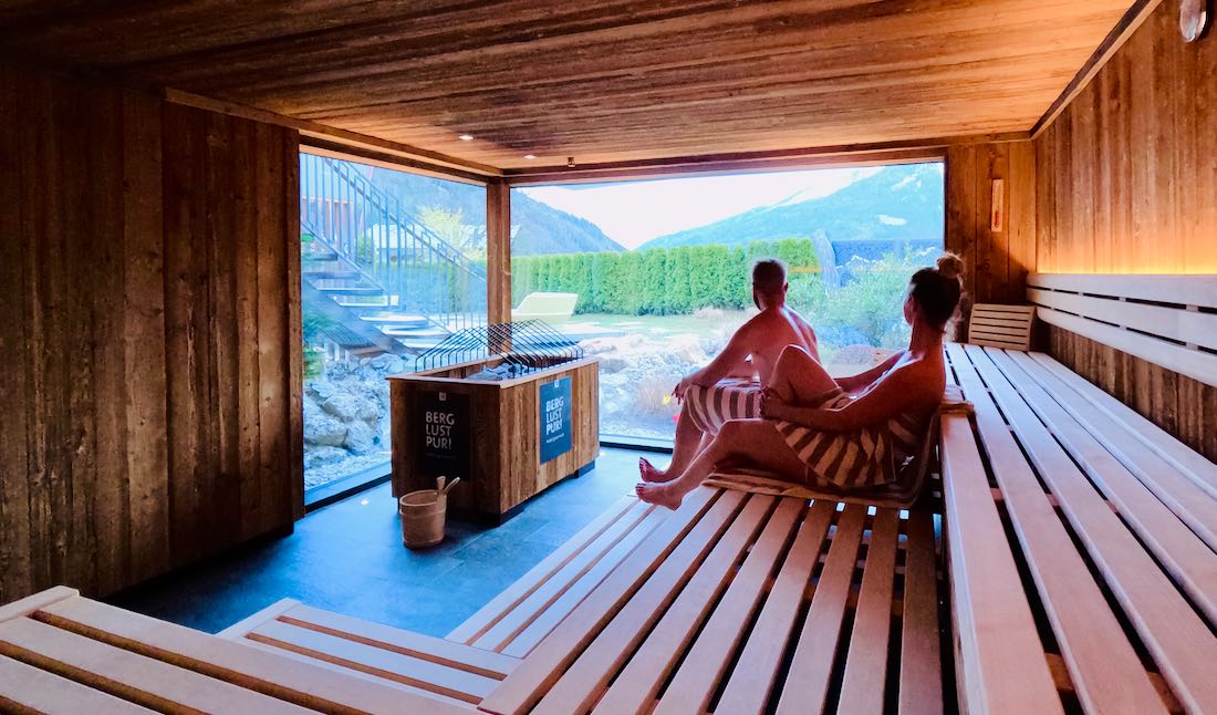 Melanie und Thomas in der Sauna vom Hotel Gassner