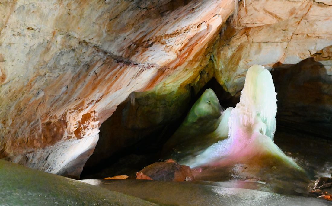 Eis in der Dachstein Rieseneishöhle