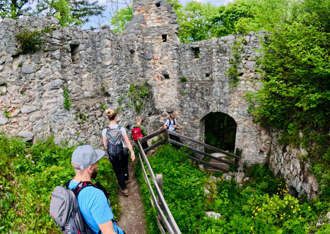 Fravely in der Burgruine Wolkenstein