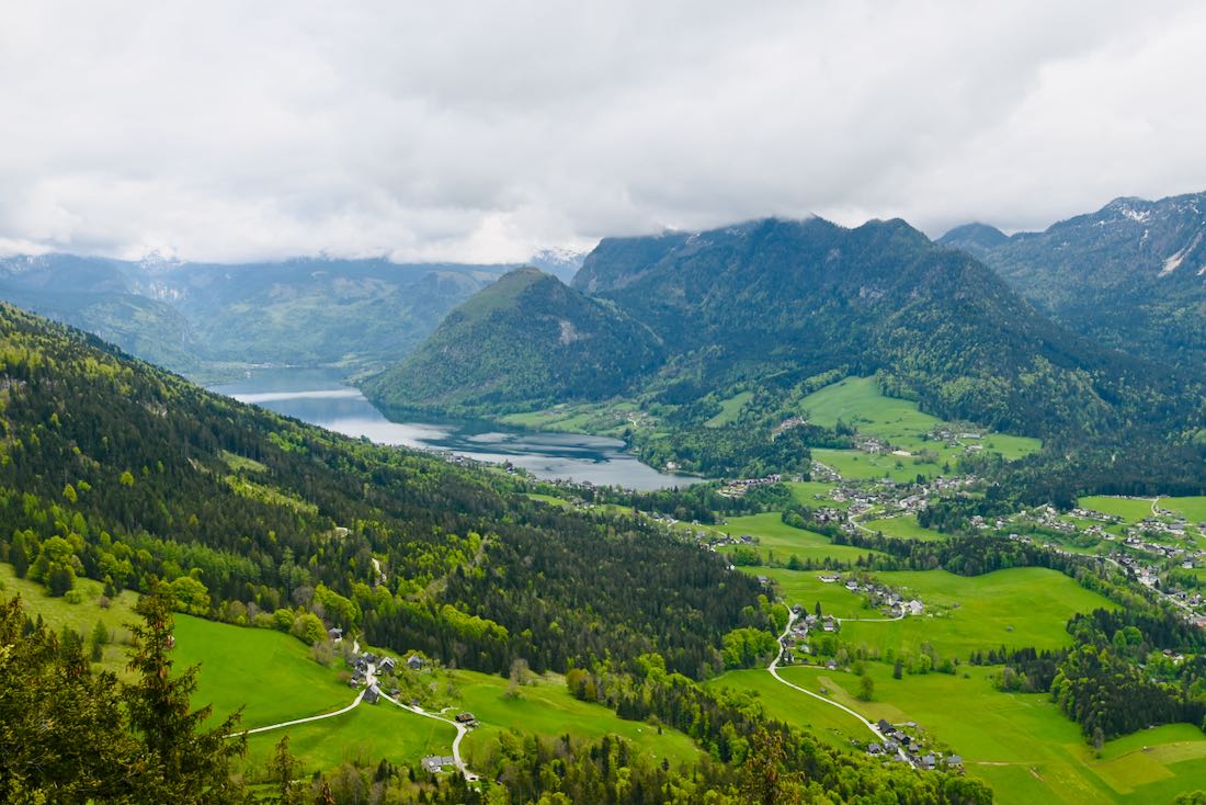 Mit der Drohne über dem Grundlsee und Narzissendorf Zloam