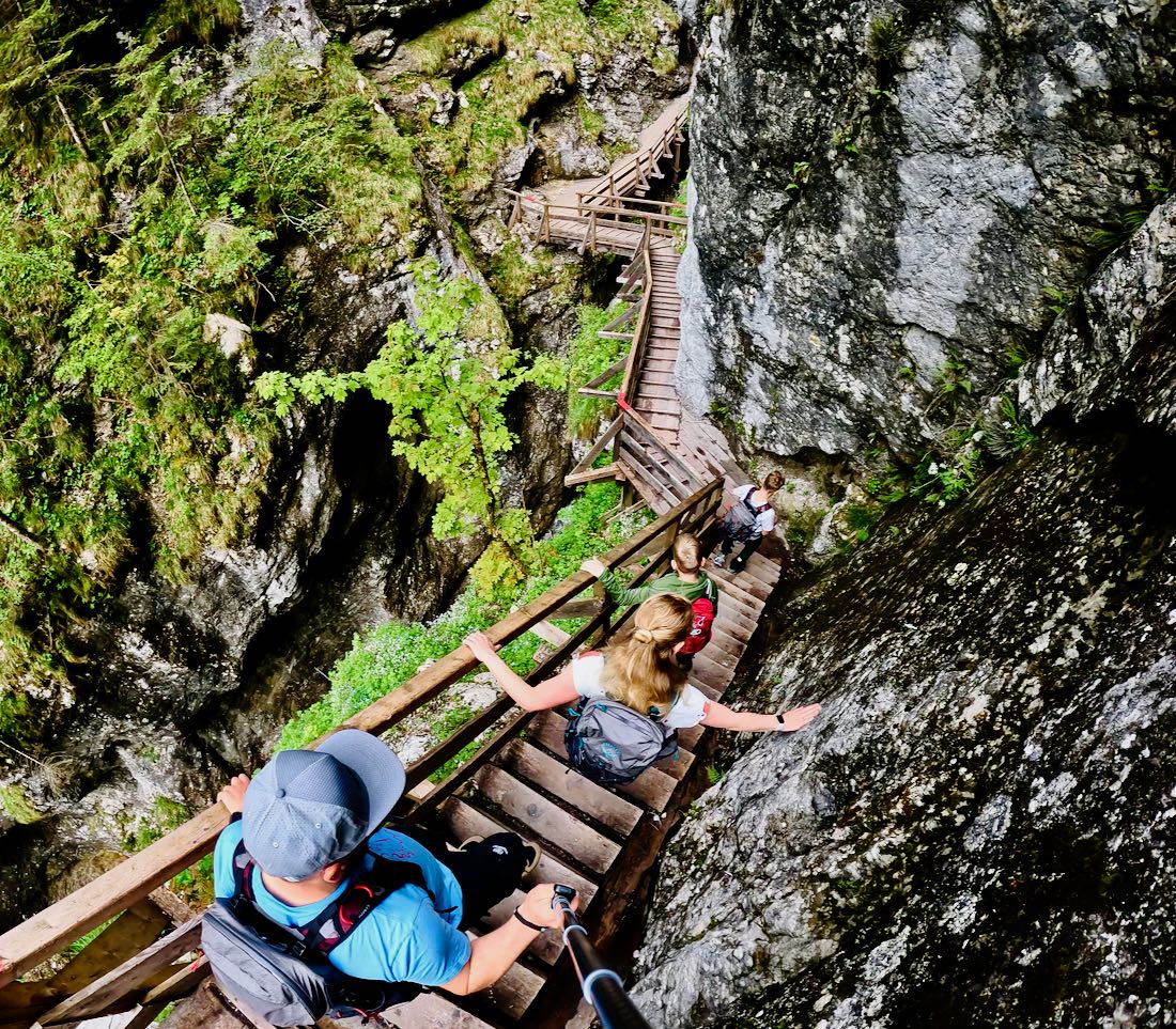 Treppe hinunter in der Wörschachklamm