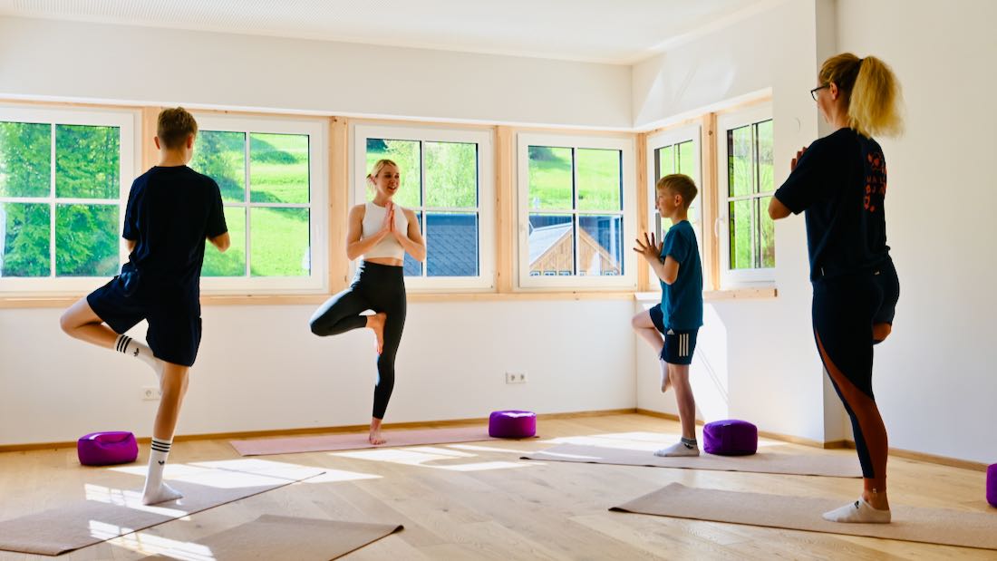 Yoga im Narzissendorf Zloam