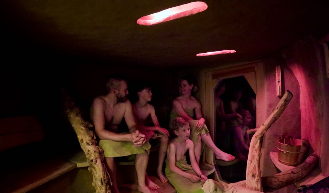 Fravely in der Sauna in der Kulturinsel Einsiedel