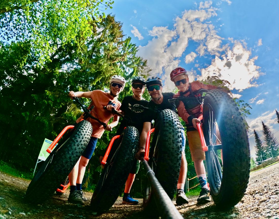 Fravely unterwegs mit Monsterrollern