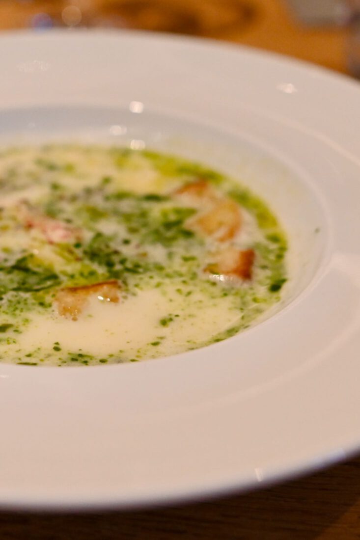 Spargelsuppe im Hotel Tannenhaus