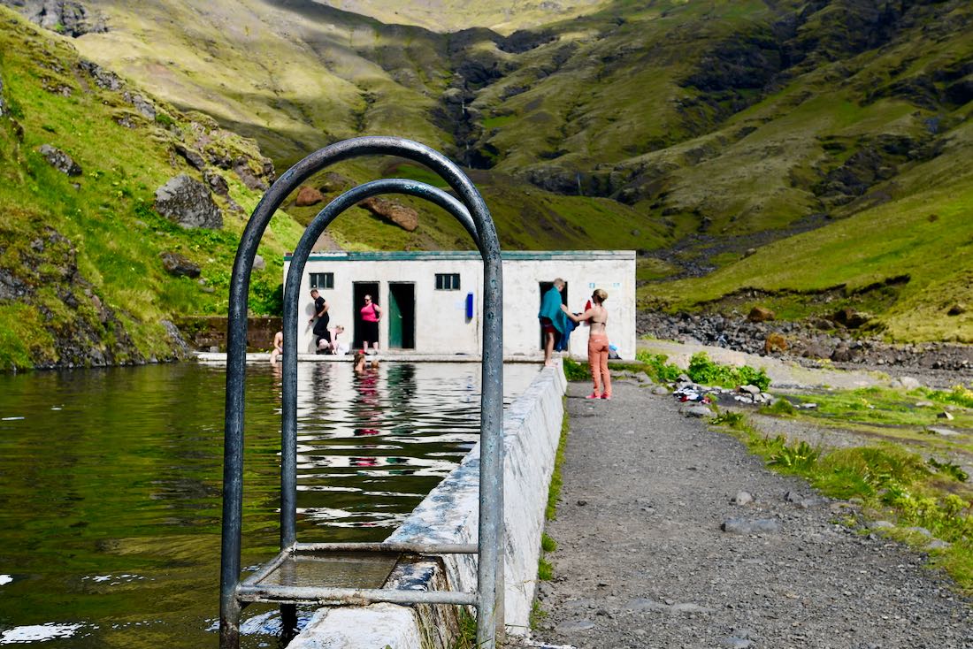 Der Seljavallalaug Swimming Pool