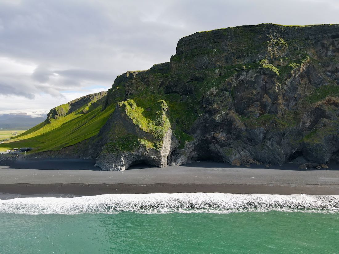 Die Halsanefshellir Cave