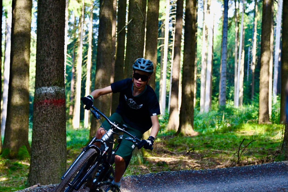 Flo auf dem Trail am Rabenberg