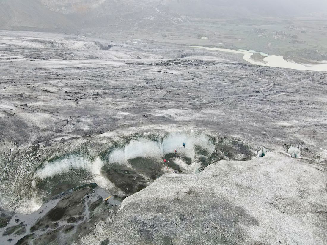 Fravely im Gletscher auf Island