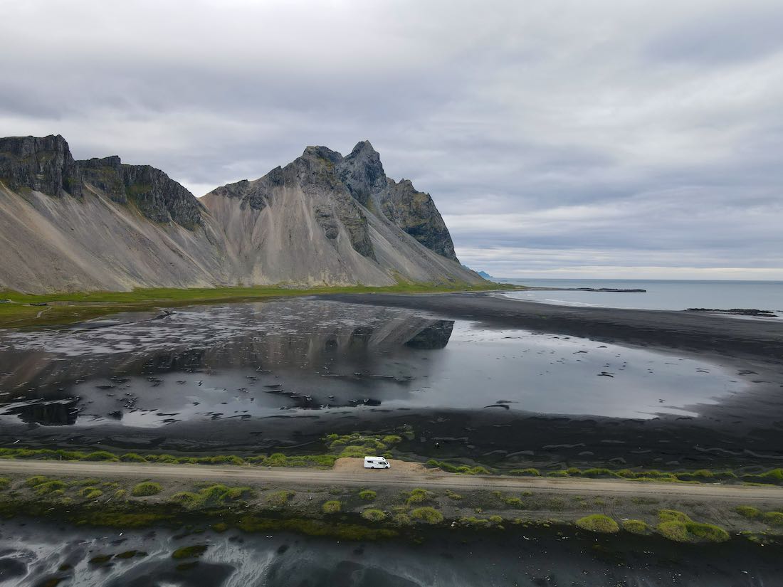 Fravely und der Camperdays.de Camper am Vestrahorn