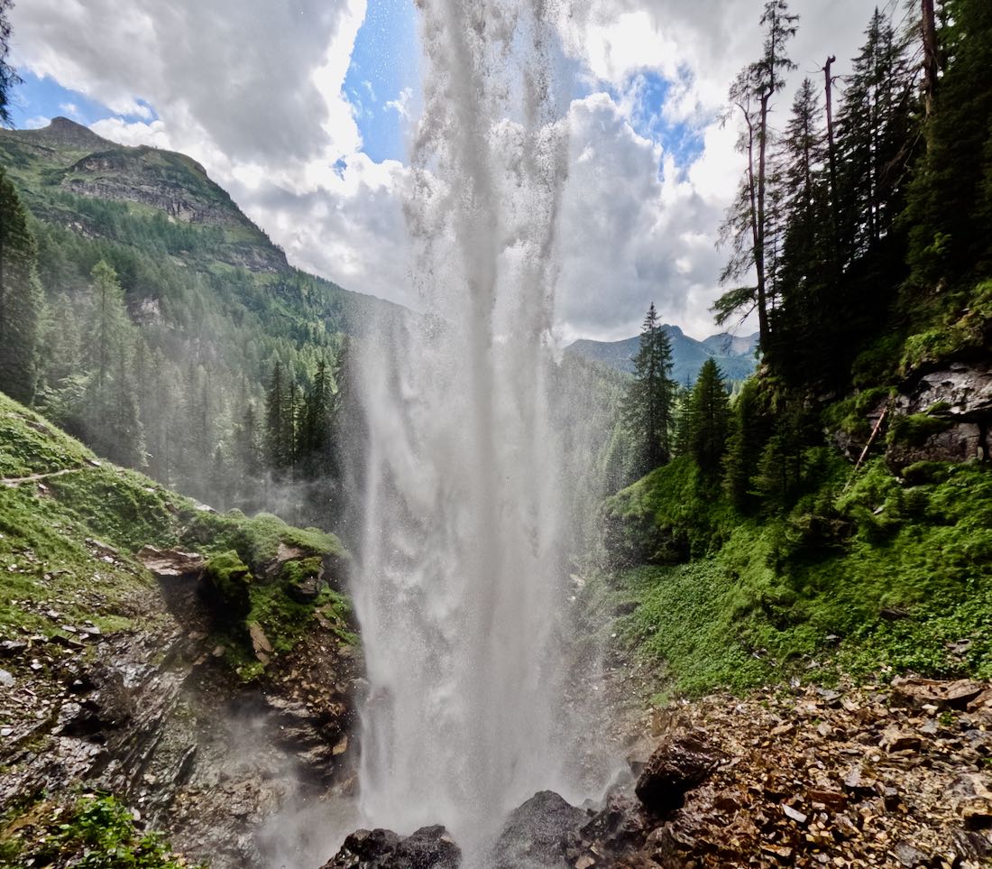 Hinter dem Johanneswasserfall