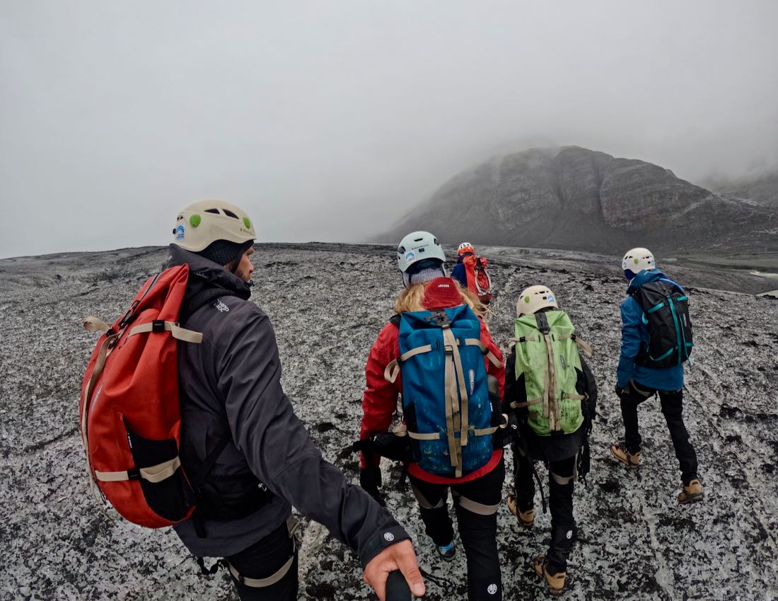 Wir sind auf dem Weg über den Gletscher