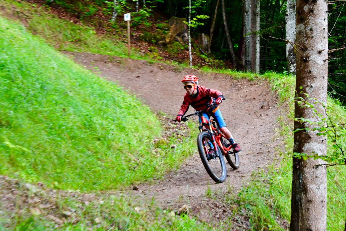 Ben auf dem Schweinestbergtrail in Fieberbrunn