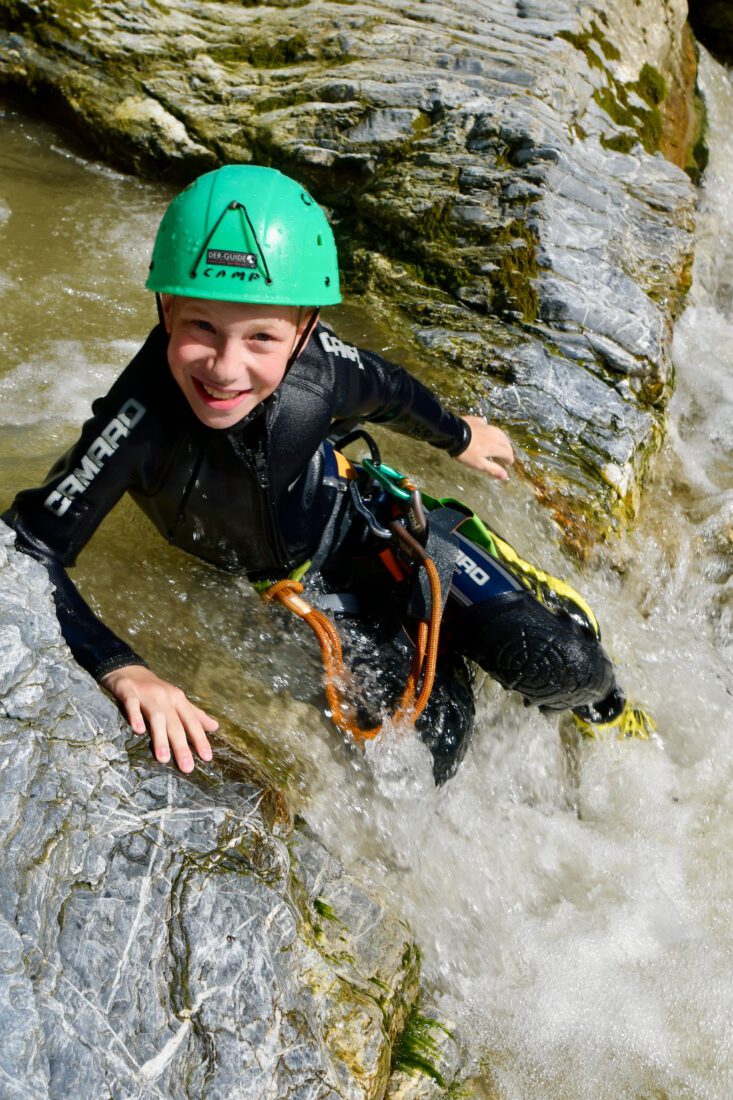 Ben ist glücklich beim Canyoning