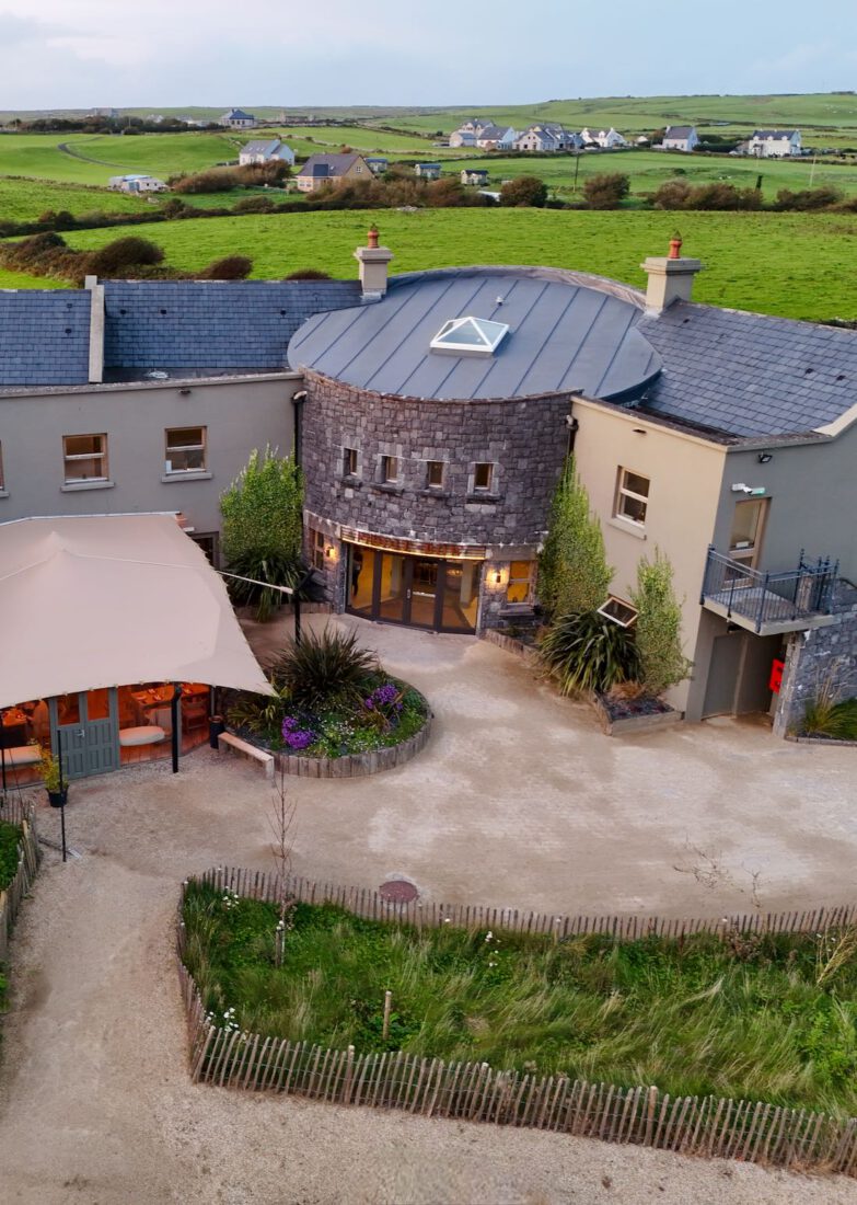 Das Fiddle and Bow in Doolin