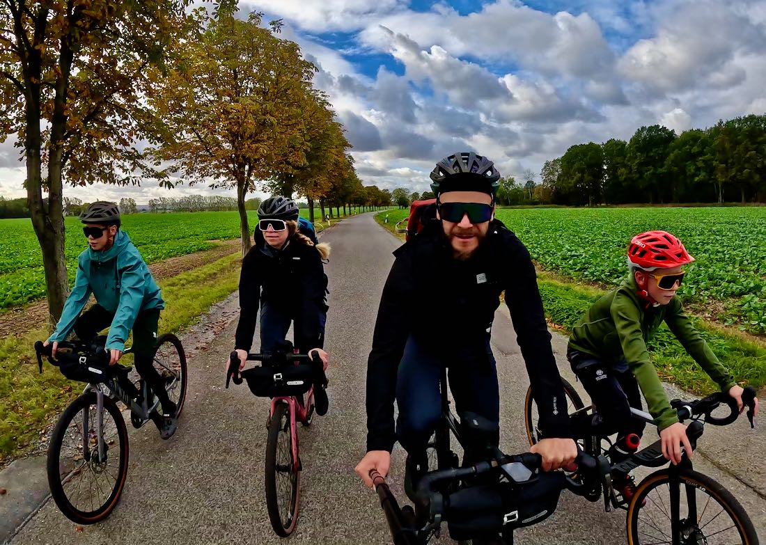 Fravely auf den Gravelbikes in der Oberlausitz