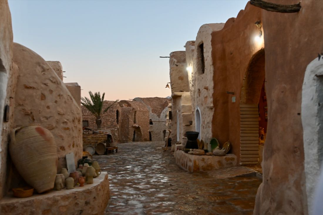 Das Ksar Hadada am Abend
