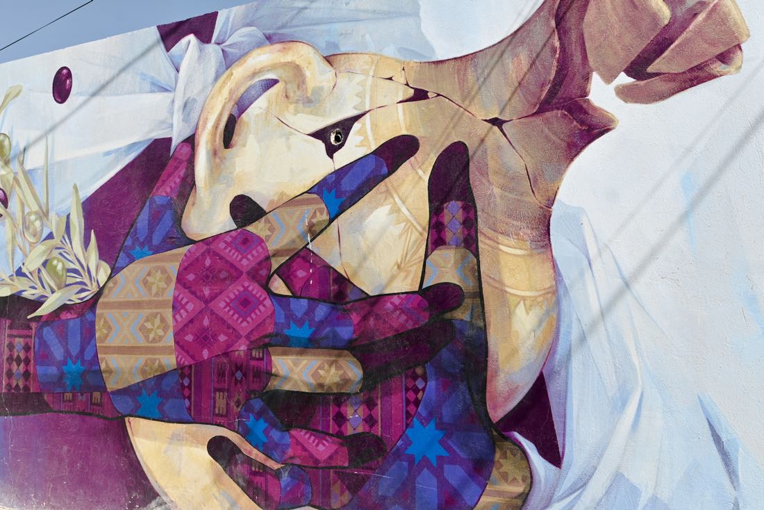 Ein Kunstwerk in Erriadh vom Djerba Hood Festival