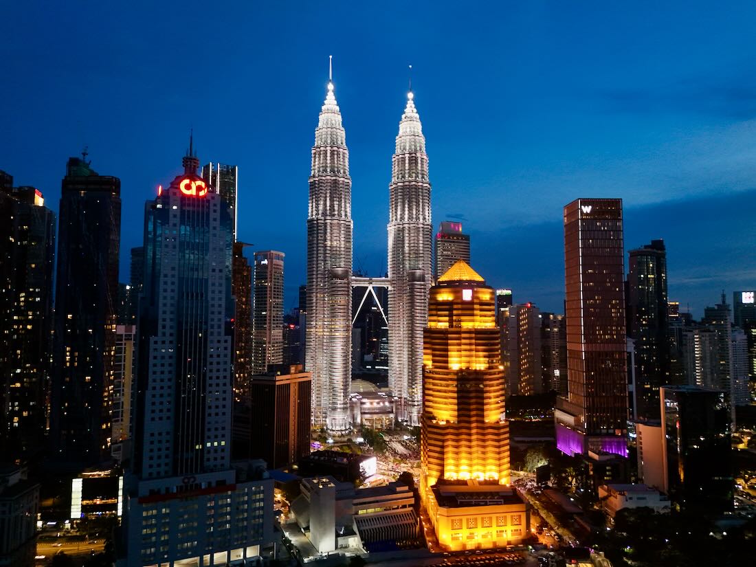 Die Petronas Twin Towers in Kuala Lumpur Malaysia