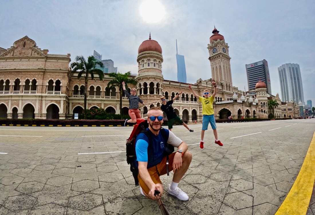 Fravely auf dem Merdeka Square in Kuala Lumpur Malaysia