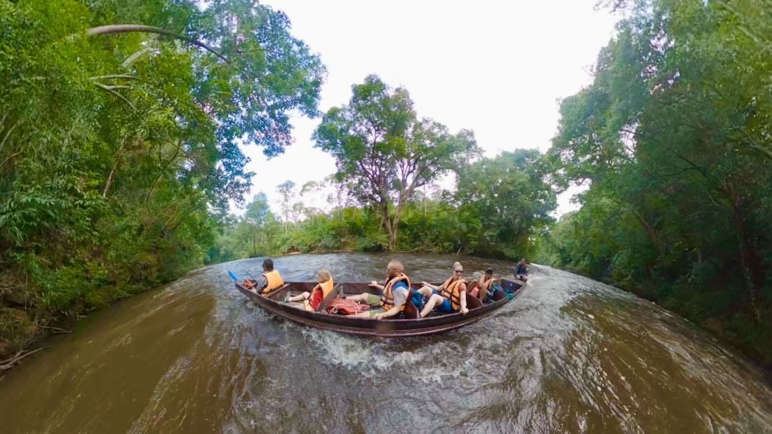 Fravely mit dem Boot in den Taman Negara Nationalpark