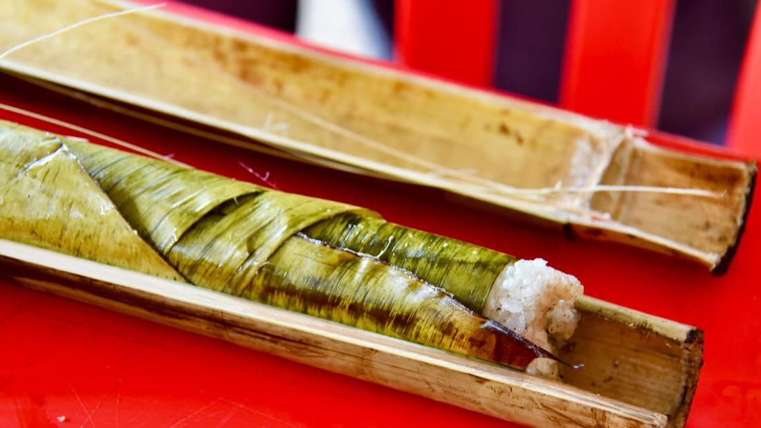 Lemang - Im Bambus gegarrter Reis in Malaysia